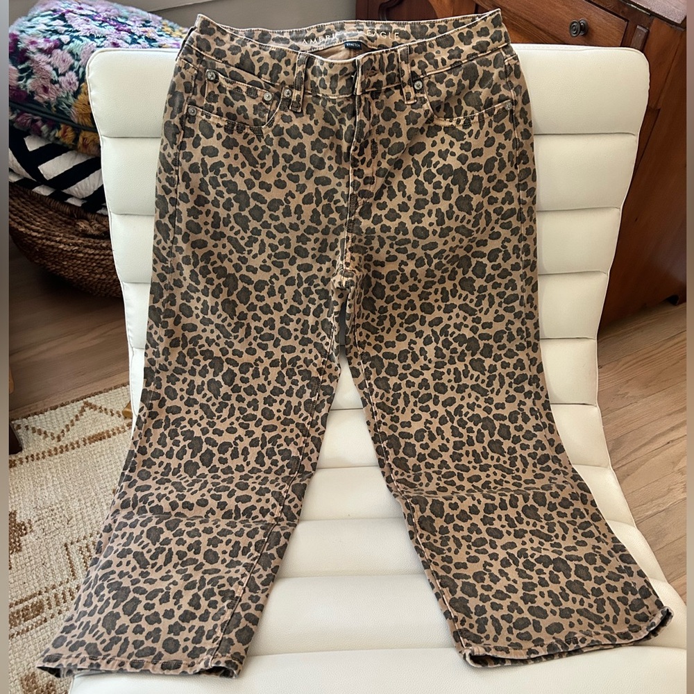 American Eagle Highwaist Stovepipe Cheetah Jean